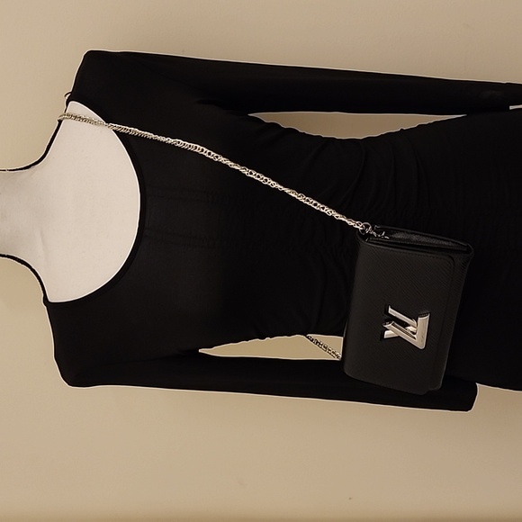 LOUIS VUITTON Epi LV Twist Crossbody Purse Wallet WOC + Original Box - Picture 4 of 17